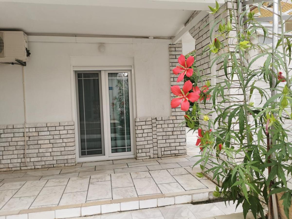 La Familia Apartments Olympiakí Aktí Exterior foto